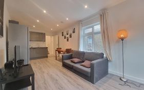 Comfortable Flat In Sw London